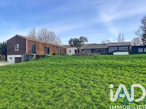 Vente maison 8 pièces Saint-Maixent-de-Beugné 79