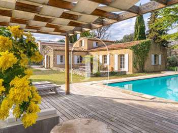 Vente maison 10 pièces Saint-Marc-Jaumegarde 13