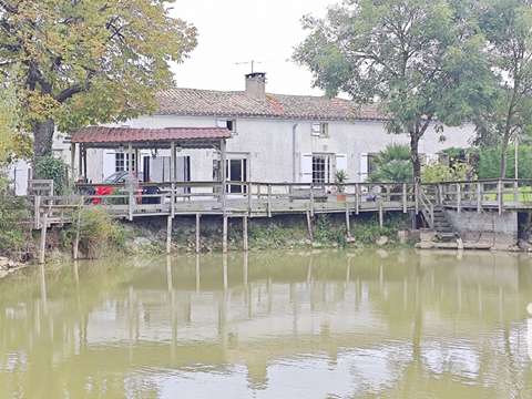 Vente maison 8 pièces Saint-Marc-la-Lande 79