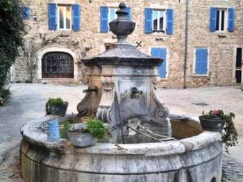 Vente maison 26 pièces Saint-Marcel-d'Ardèche 07