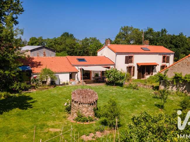Maison 10 pièces 235 m² · à Saint-Mars-de-Coutais · 235 m² · 565 000 €