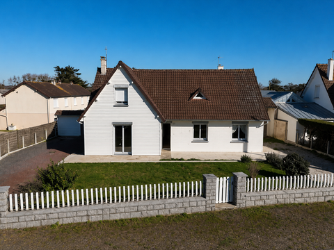 Vente maison 5 pièces Saint-martin-de-brehal 50