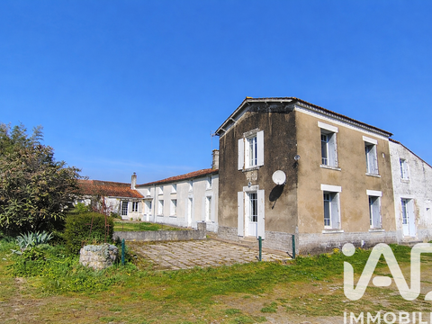 Vente maison 10 pièces Saint-Martin-de-Fraigneau 85