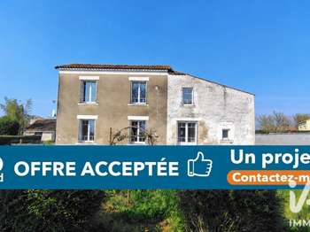 Vente maison 5 pièces Saint-Martin-de-Fraigneau 85