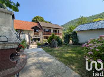 Vente maison 9 pièces Saint-Martin-de-la-Cluze 38