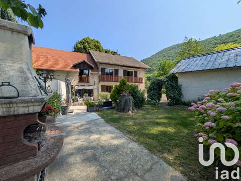 Vente maison 9 pièces Saint-Martin-de-la-Cluze 38
