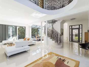 Maison 8 pièces 298 m² · à Saint-Maur-des-Fossés · 298 m² · 2 290 000 €