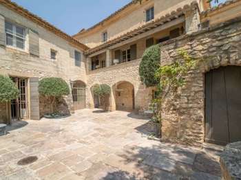Maison 8 pièces 401 m² · à Saint-Maximin · 401 m² · 2 550 000 €