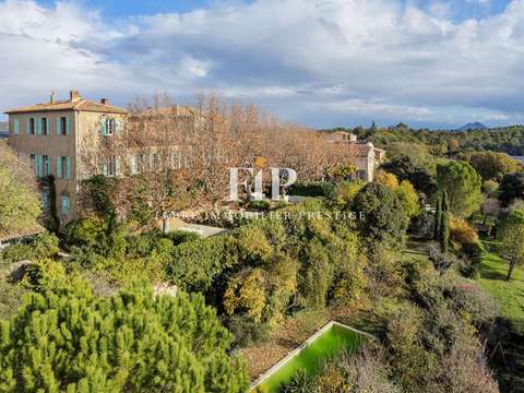 Vente maison 15 pièces Saint-Maximin-la-Sainte-Baume 83