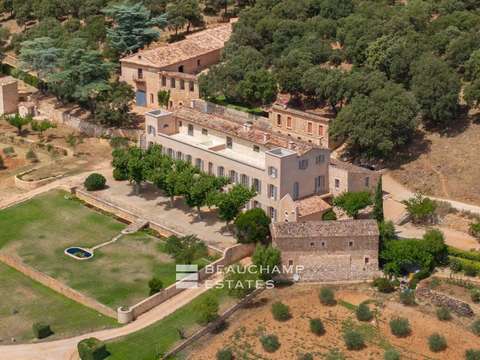 Vente maison 20 pièces Saint-Maximin-la-Sainte-Baume 83