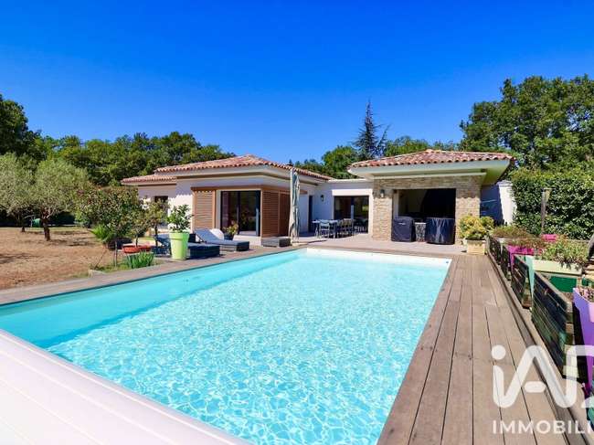 Maison 5 pièces 179 m² · à Saint-Maximin-la-Sainte-Baume · 179 m² · 778 000 €