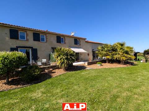 Vente maison 9 pièces Saint-Mesmin 85