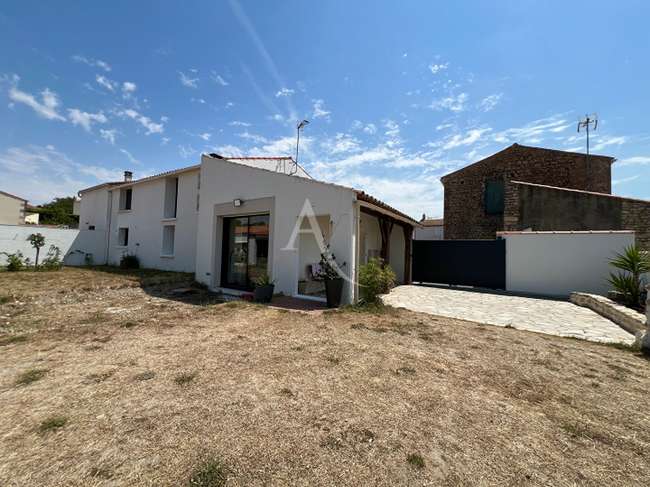 Maison 4 pièces 135 m² · à Saint-Michel-en-l'Herm · 135 m² · 326 500 €