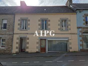 Maison 8 pièces 148 m² · à Saint-Nicolas-du-Pélem · 148 m² · 104 500 €