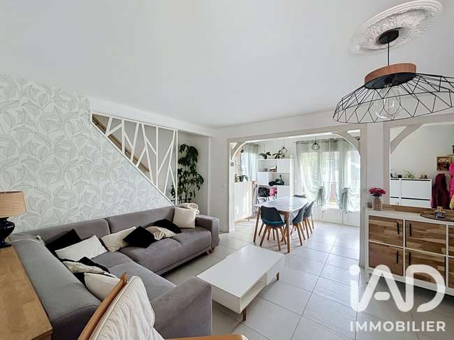Maison 6 pièces 130 m² · à Saint-Ouen-du-Tilleul · 130 m² · 240 000 €