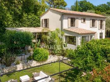 Vente maison 5 pièces Saint-Paul-de-Vence 06