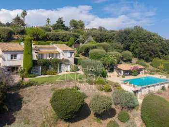 Vente maison 8 pièces Saint-Paul-de-Vence 06