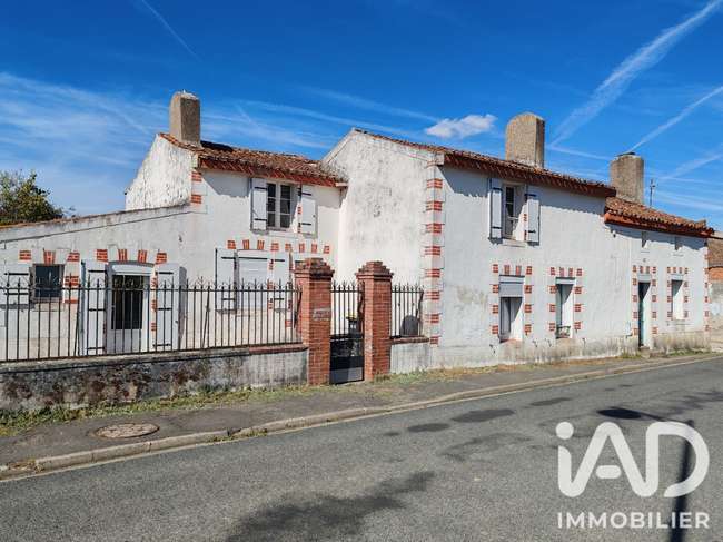 Maison 7 pièces 126 m² · à Saint-Paul-du-Bois · 126 m² · 66 000 €