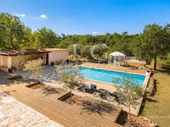 Vente maison 8 pièces Saint-Paul-en-Forêt 83