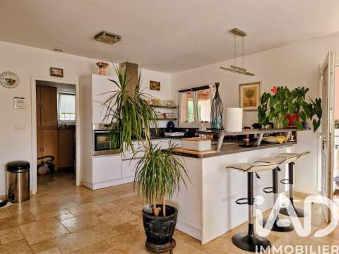 Vente maison 5 pièces Saint-Paul-en-Forêt 83