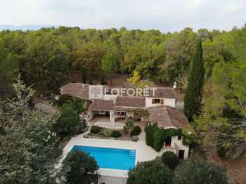 Vente maison 9 pièces Saint-Paul-en-Forêt 83