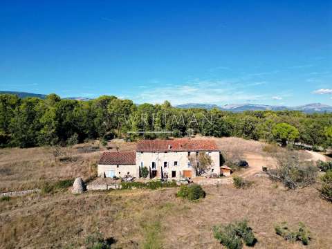 Vente maison 10 pièces Saint-Paul-en-Forêt 83