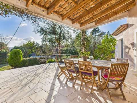 Vente maison 6 pièces Saint-Paul-en-Forêt 83