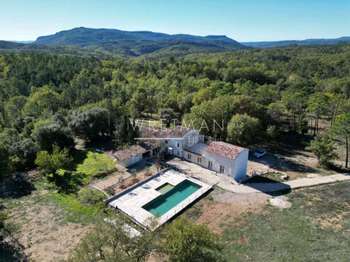 Vente maison 12 pièces Saint-Paul-en-Forêt 83