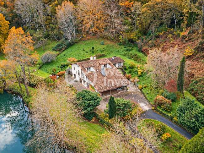 Maison 14 pièces 493 m² · à Saint-Pée-sur-Nivelle · 493 m² · 1 490 000 €