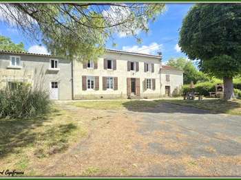 Vente maison 8 pièces Saint-Pierre-de-Juillers 17
