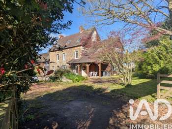 Maison 12 pièces 335 m² · à Saint-Pierre-de-Semilly · 335 m² · 220 000 €