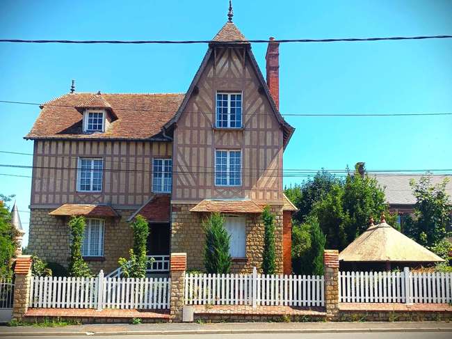 Maison 10 pièces 180 m² · à Saint-Pierre-en-Auge · 180 m² · 327 000 €