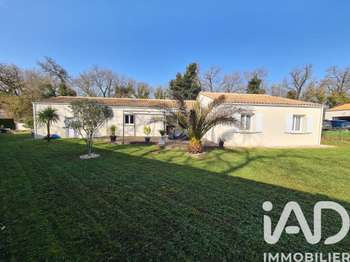 Vente maison 6 pièces Saint-Porchaire 17