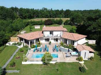 Vente maison 9 pièces Saint Privat en Périgord 24