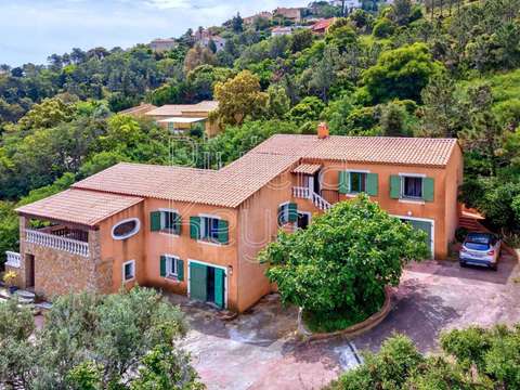 Vente maison 11 pièces Saint-Raphaël 83