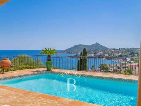 Vente maison 9 pièces Saint-Raphaël 83