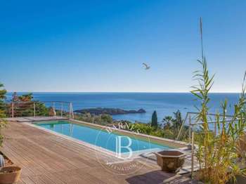 Vente maison 7 pièces Saint-Raphaël 83