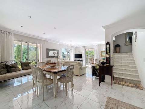 Vente maison 7 pièces Saint-Raphaël 83