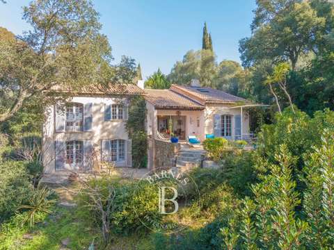 Vente maison 8 pièces Saint-Raphaël 83
