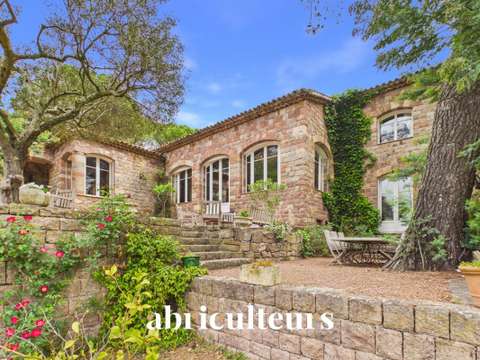 Vente maison 8 pièces Saint-Raphaël 83