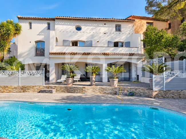 Maison 7 pièces 196 m² · à Saint-Raphaël · 196 m² · 1 180 000 €