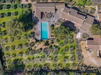 Maison 6 pièces 360 m² · à Saint-Rémy-de-Provence · 360 m² · 3 975 000 €