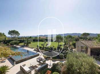 Maison 7 pièces 410 m² · à Saint-Rémy-de-Provence · 410 m² · 6 890 000 €