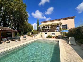 Maison 9 pièces 210 m² · à Saint-Rémy-de-Provence · 210 m² · 735 000 €