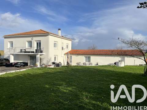 Vente maison 7 pièces Saint-Romain-de-Benet 17