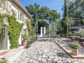 Vente maison 9 pièces Saint-Roman-de-Malegarde 84