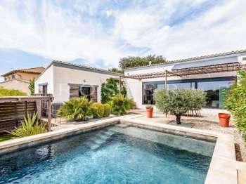 Maison 5 pièces 98 m² · à Saint-Saturnin-lès-Apt · 98 m² · 750 000 €