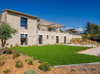 Maison 10 pièces 232 m² · à Saint-Saturnin-lès-Apt · 232 m² · 2 995 000 €