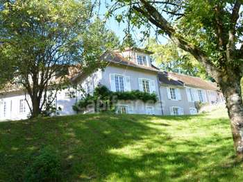 Maison 17 pièces 436 m² · à Saint-Saulge · 436 m² · 449 000 €