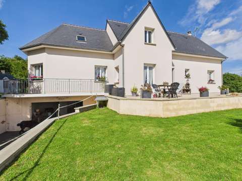 Vente maison 8 pièces Saint-Sauveur-Villages 50